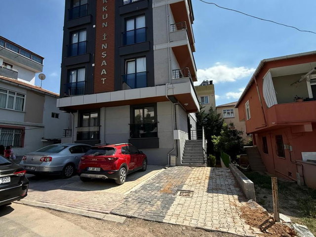 ÇAYIROVA BELEDİYESİNİN YANI 2.5+1 DUBLEX SATILIK DAİRE