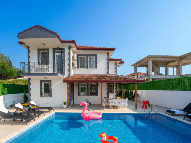 SEYDIKEMER DÖĞER MAHALLESI’NDE EŞYALI VE HAVUZLU 3+1 VILLA
