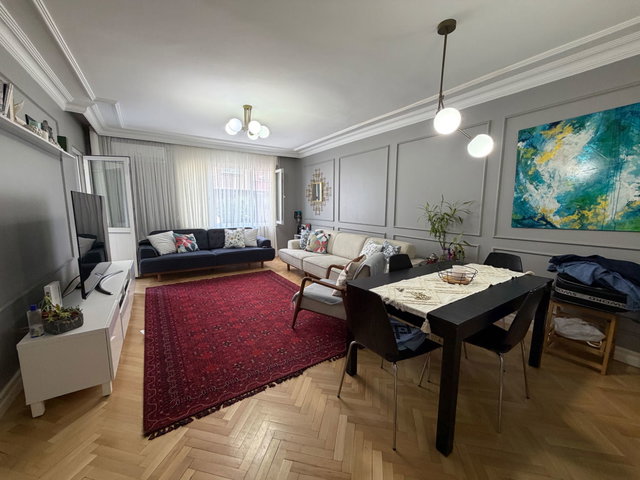MERKEZİ KONUMDA,İÇİ FULL YENİLENMŞ,SİTE 3+1 ARAKAT SATILIK DAİRE