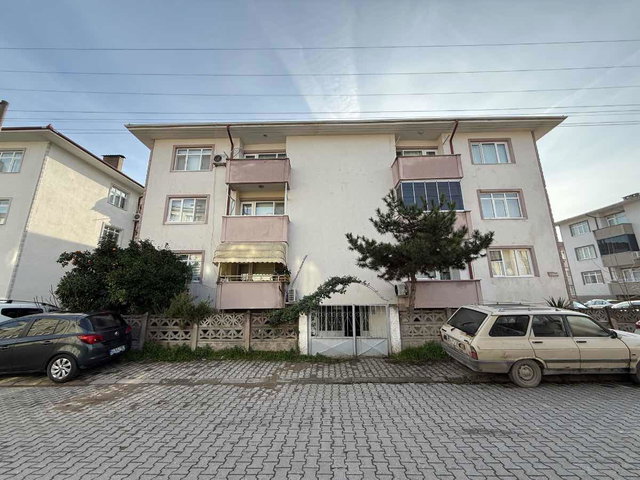SAKARYA ERENLER DİLMEN MAH 3+1  DEPOZİTOSUZ ARA KAT KİRALIK ARAKAT DAİRE