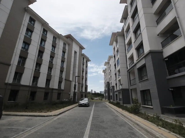 ATAŞEHIR YENIŞEHIR TOKI BLOKLARI KIRALIK 3+1 DAIRE
