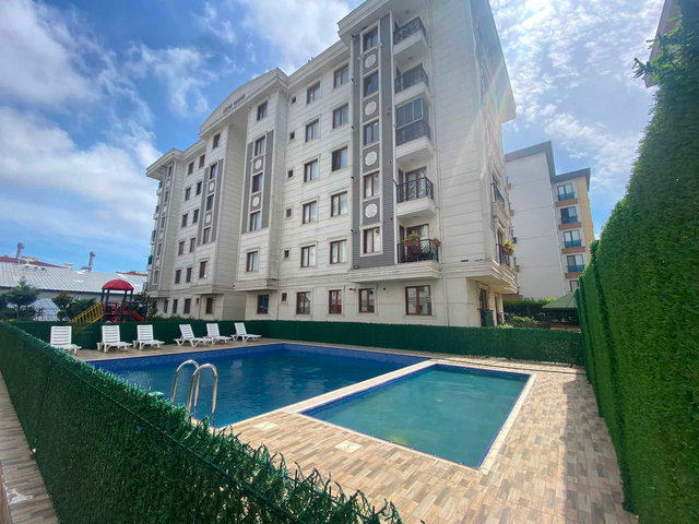 ÇEKMEKÖY ALEMDAĞ’DA LİLYUM GARDEN SİTESİ’NDE SATILIK 3+1 DAİRE