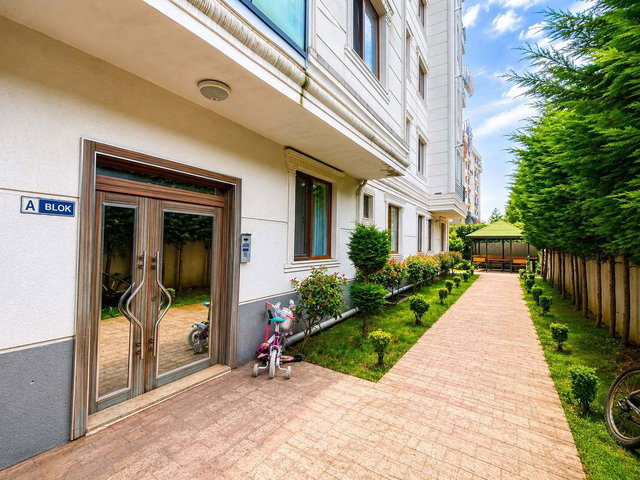 ÇEKMEKÖY ALEMDAĞ’DA LİLYUM GARDEN SİTESİ’NDE SATILIK 3+1 DAİRE