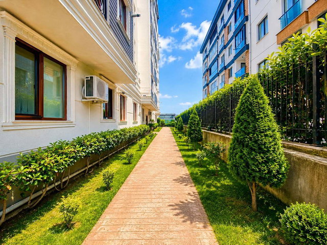 ÇEKMEKÖY ALEMDAĞ’DA LİLYUM GARDEN SİTESİ’NDE SATILIK 3+1 DAİRE