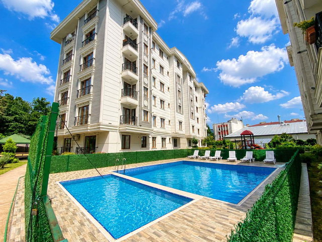 ÇEKMEKÖY ALEMDAĞ’DA LİLYUM GARDEN SİTESİ’NDE SATILIK FERAH 3+1 DAİRE