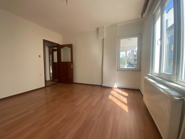 ÇEKMEKÖY MIMAR SINAN ARAKAT 3+1  KIRALIK DAIRE