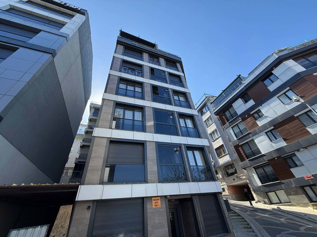 ÜSKÜDAR'DA BOĞAZ MANZARALI YENİ BİNADA BOŞ KİRALIK 2+1 DAİRE