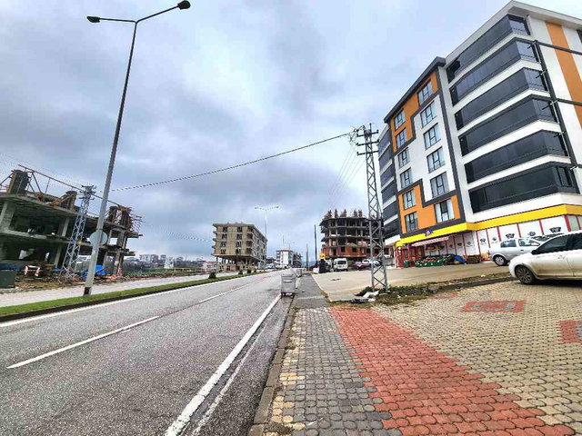 REMAX DAMLA'DAN TOPLU KONUT BULVARI'NA CEPHE KİRALIK 1+1 DAİRE