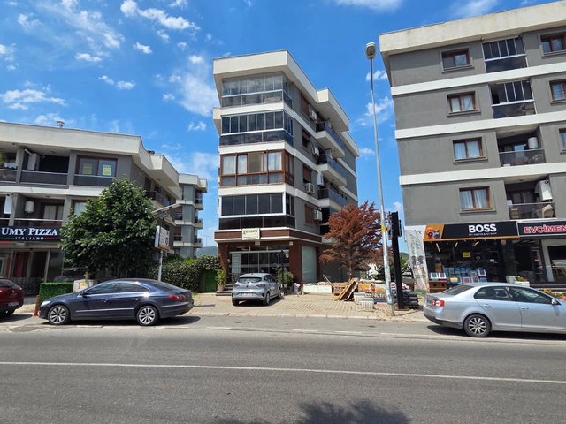 REMAX YELKEN'DEN YELKI KOLEJLER BÖLGESINDE HAVUZLU SITEDE SATILIK ARA KAT 3+1