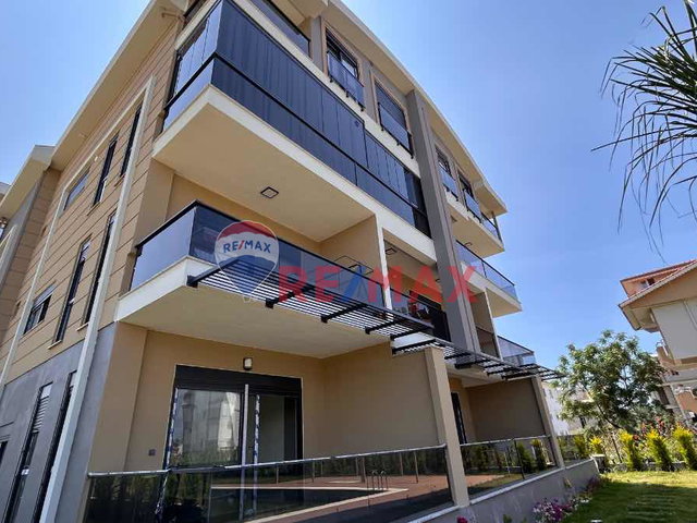 MANAVGAT ILICA MAH SITE IÇERISINDE 1+1 SATILIK HAVUZLU DAIRE