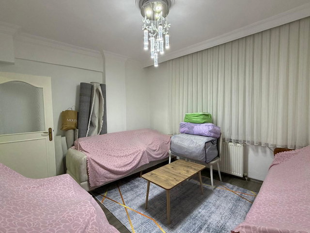 YENİBOSNA ZAFER MAHALLESİNDE SATILIK DAİRE