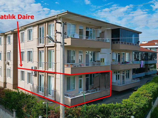 REMAX MAVI-YAZLIK ADEN EVLER SITESI KÖŞE GIRIŞ KAT BAHÇELI 3+1
