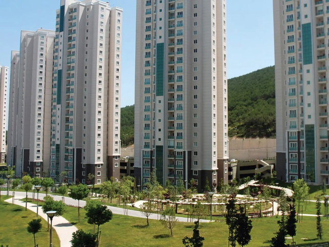 SEYRANTEPE SİTESİNDE HAVUZLU ÇOK TEMİZ KİRALIK 2+1 DAİRE