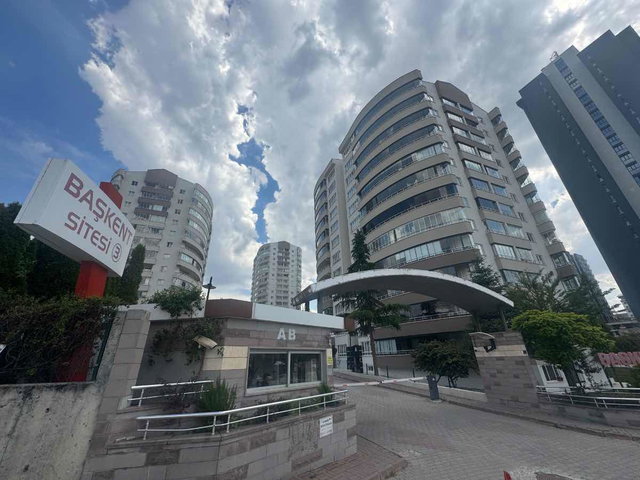 BAŞKENT 3 SİTESİ'NDE  GENİŞ VE FERAH SATILIK 4+1 DAİRE