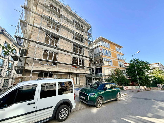 ÇANKAYA ESATOĞLU MAH. 1. KAT ARA KAT SIFIR SATILIK 2+1 DAIRE