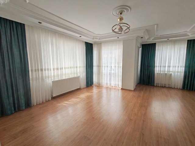 UNCUBOZKÖY'DE İZMİRDEN DAİRE TAKASLI 6+1 ASANSÖRLÜ DUBLEKS DAİRE