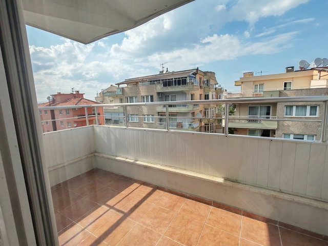 UNCUBOZKÖY'DE İZMİRDEN DAİRE TAKASLI 6+1 ASANSÖRLÜ DUBLEKS DAİRE