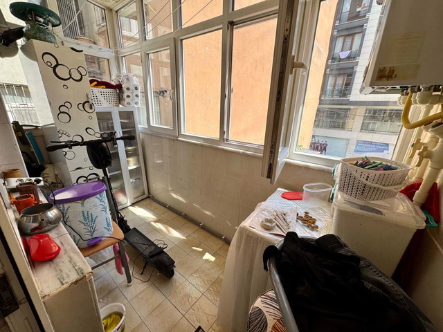 BAĞCILAR CADDESI YILDIZTEPE CAMII KARŞISINDA SATILIK 2+1 DAIRE