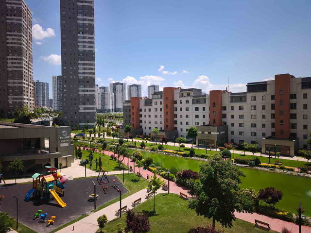 ERYAMAN KAŞMİR GÖL EVLERİ'NDE 4+1 KİRALIK DAİRE