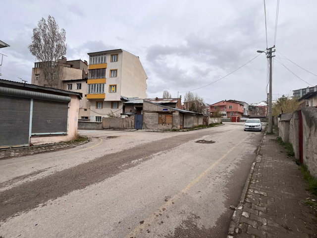 REMAX İLKE'DEN YUNUSEMRE'DE 3+1 SATILIK MÜSTAKİL EV