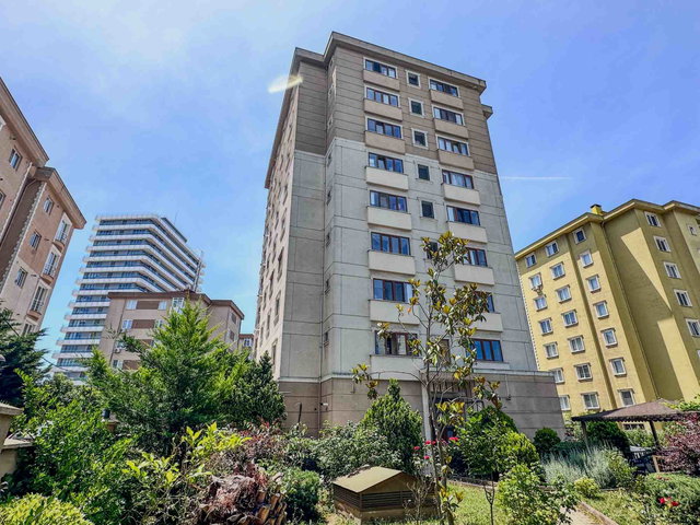 ATAŞEHİR KÜÇÜKBAKKALKÖY'DE METROYA YAKIN EŞYALI 150 M² 3+1 DAİRE