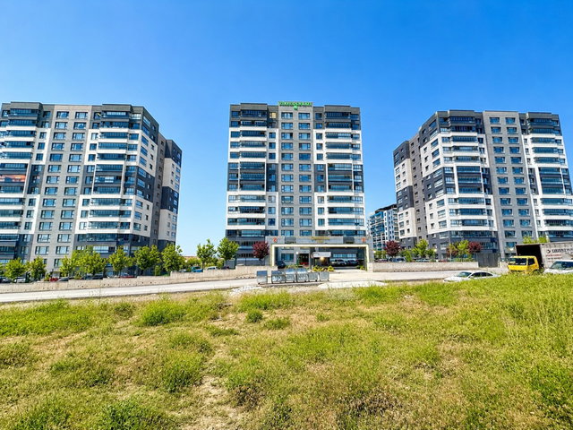 CUMHURİYET MAH. ZİRVEDEN BATI KONUTLARINDA KİRALIK 4+1 DAİRE