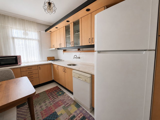 YALNIZ SELVİ CADDE ÜZERİ GENİŞ SATILIK 3+1 DAİRE