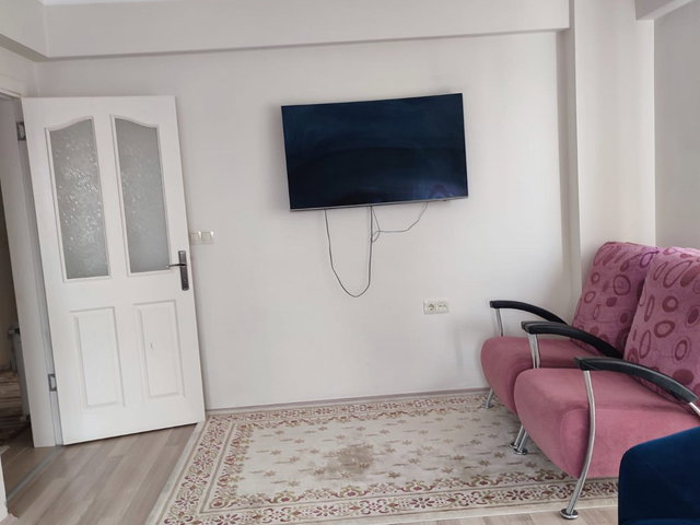 RE/MAX ŞEHIR'DEN ADNAN MENDERES DE EŞYALI KIRALIK DAIRE