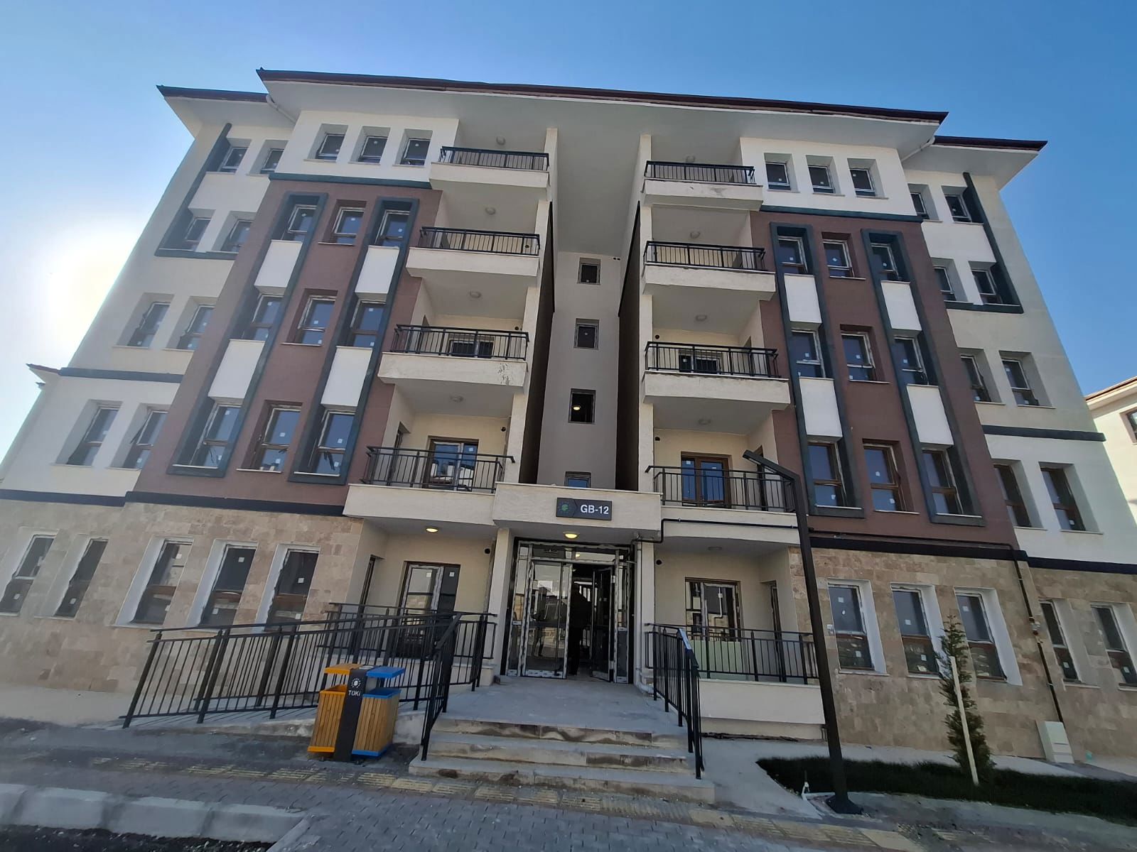 ELAZIĞ AKSARAY TOKİ  ARAKAT KİRALIK  3+1  DAİRE