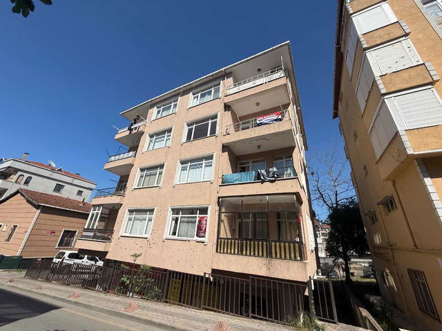 ÜSKÜDAR BURHANİYE'DE ÇAMLICA KULE MANZARALI 2+1 80 M2 BALKONLU