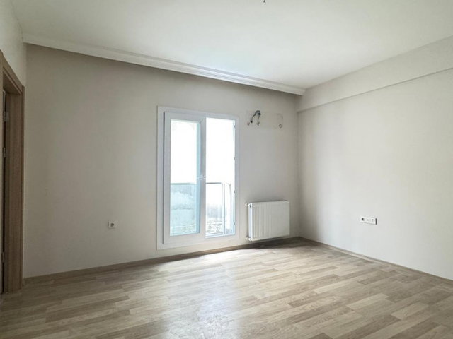 IZMIR ÇİĞLİ FORBEST ARKASINDA GENÇ BİNADA  KAPALI MUTFAK GENİŞ 1+1 KIRALIK DAIRE