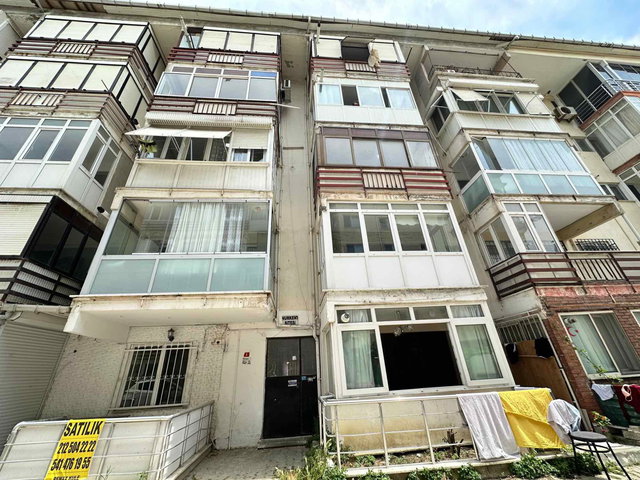 BÜYÜKÇEKMECE KUMBURGAZ DENİZ KENARI 2+1 SATILIK YAZLIK DAİRE