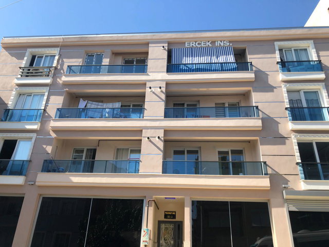 ŞİRİNYER YIKIKKEMER MEYDANA YAKIN CADDE ÜSTÜNDE 2+1 SATILIK DAİRE