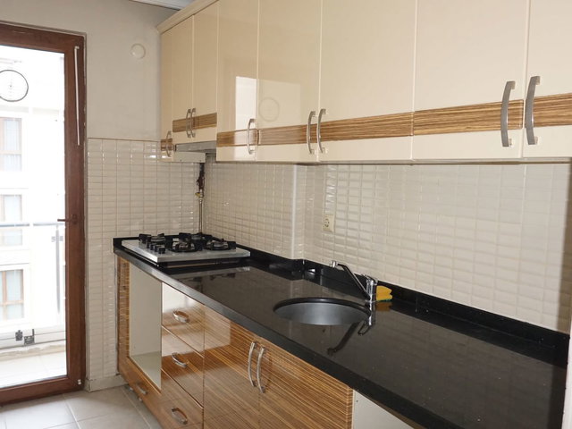 ÜMRANİYE ÇAKMAK’TA TERASLI ASANSÖRLÜ 3+2 KİRALIK DAİRE