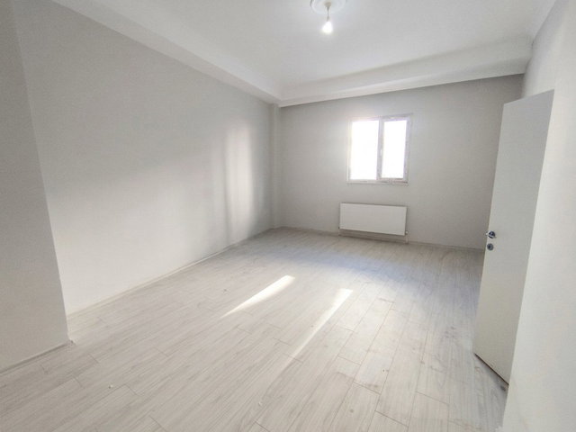 REMAX LAND'DEN ÇERKEZKÖY İSTASYON MAHALLESINDE  2+1 SIFIR DAİRE BODRUM KAT ( 74 M² )