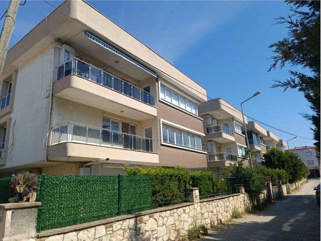 YELKİ MERKEZ'DE SİTE İÇİNDE 4+1 GENİŞ ARA KAT DAİRE