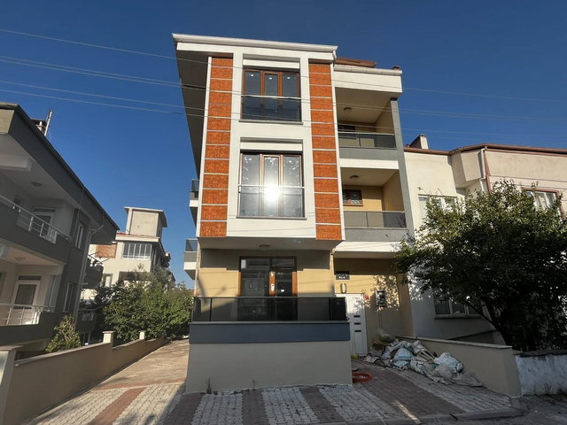 REMAX MİD HASANBASRİ ÇANTAY MAH FERAH VE KULLANIŞLI SATILIK 3+1 DAİRE