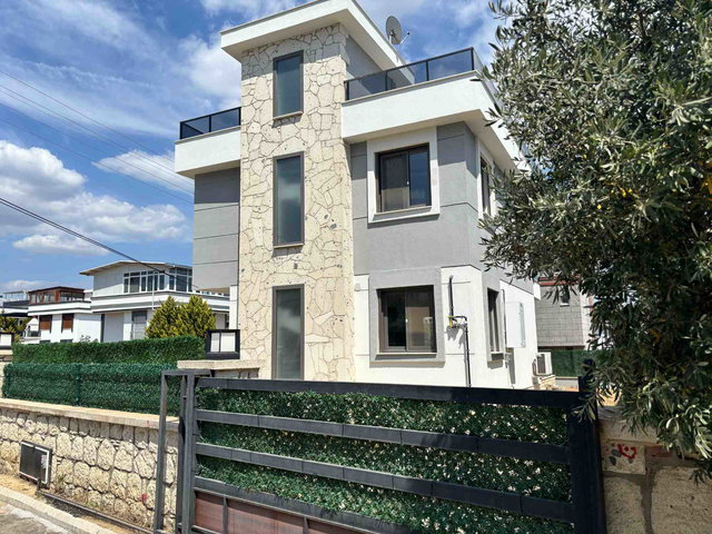REMAX YELKEN'DEN TUZLA CD ÜZERI,DENİZE 500M MESAFE,D.GAZLI,TAM MÜSTAKİL