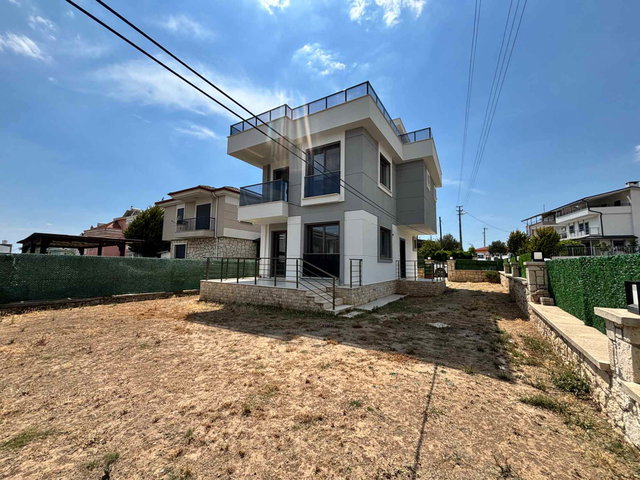 REMAX YELKEN'DEN TUZLA CD ÜZERI,DENİZE 500M MESAFE,D.GAZLI,TAM MÜSTAKİL