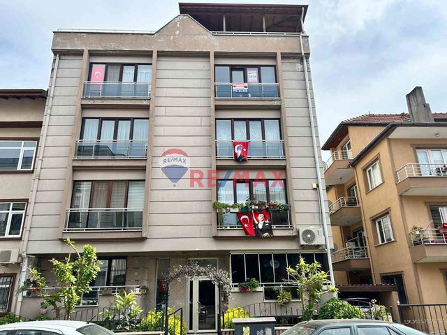 REMAX DAN YALOVA MERKEZDE 5+1 EŞSİZ DUBLEX DAİRE