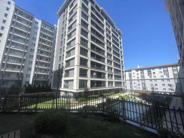 ALYA 4 MEVSİM SİTESİ'NDE  FERAH 3+1 KİRALIK DAİRE