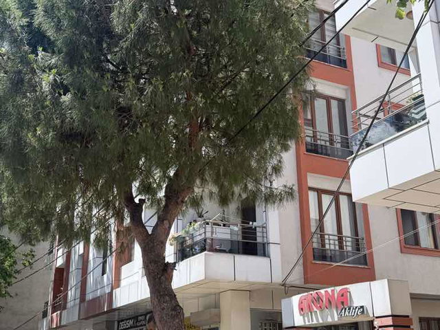 BEYLİKDÜZÜ GÜRPINAR CUMA PAZAR YANI SİTE İÇİNDE DUBLEKS 3+2