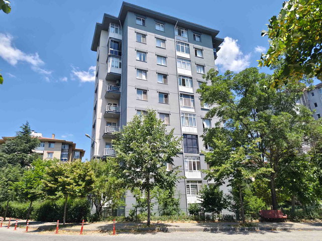 MİMAROBA EMLAK BANKASI EVLERİ 2. KISIM'DA 2+1 SATILIK DAİRE