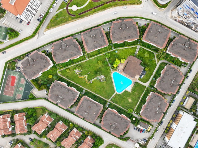 RE/MAX BEYAZ | DİKENCİK COUNTRY’DE TAMAMI YENİLENMİŞ, ÖZEL CEPHELİ PRESTİJLİ DAİRE