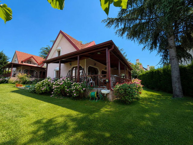 RE/MAX VENÜS'TEN GESI BAĞLARI'NDA ÖZEL KONUMLU SATILIK VILLA