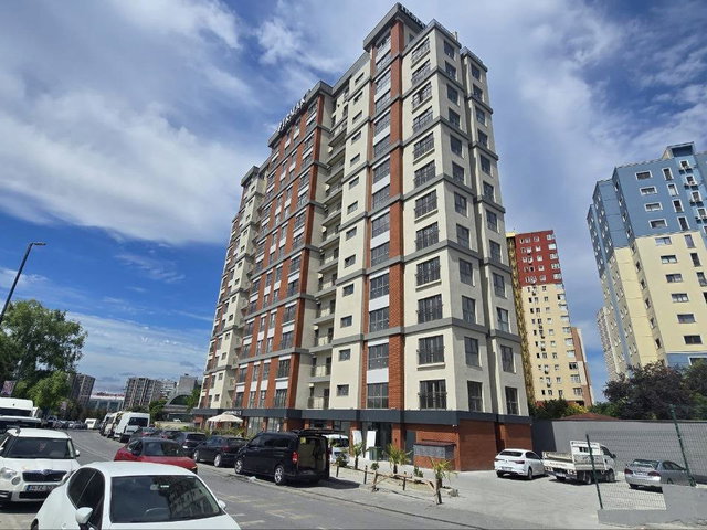 “ZEYTINBURNU’NDA LÜKS 2+1 – METROBÜSE 6 DAKIKA UZAKLIKTA!”