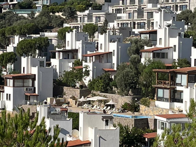 BODRUM,GÜNDOĞAN 29 EVLER SİTESİ DENİZ MANZARALI3+1 DUBLEKS VİLLA