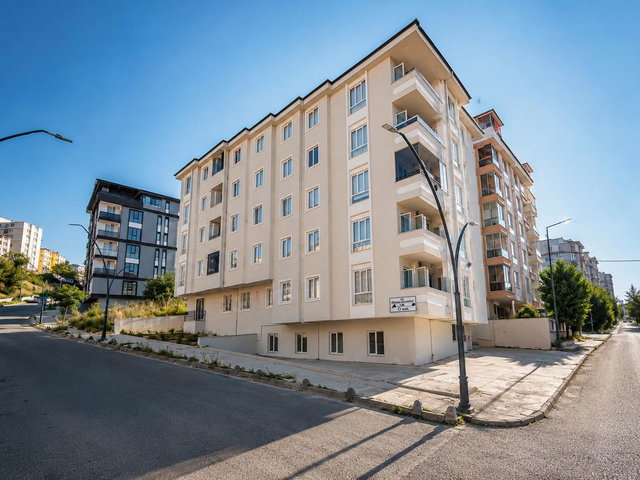 REMAX LAND'DEN ÇERKEZKÖY İSTASYON MAH.2+1 SIFIR KİRALIK DAİRE GİRİŞ KAT(64 M²)