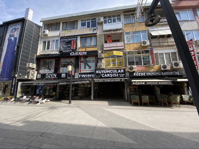 MALTEPE FEYZULLAH MAHALLESİ'NDE MERKEZİ KONUMDA SATILIK 3+1 DAİRE