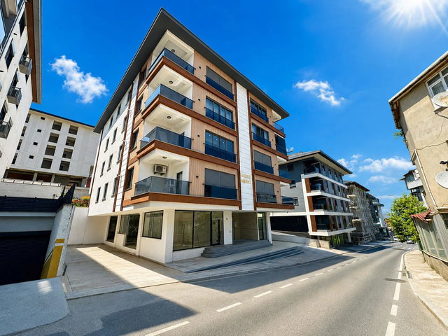 REMAX ASHILL ÇAMLICA'DA 160M² NET KAPALI OTOPARKLI KIRALIK 4+1